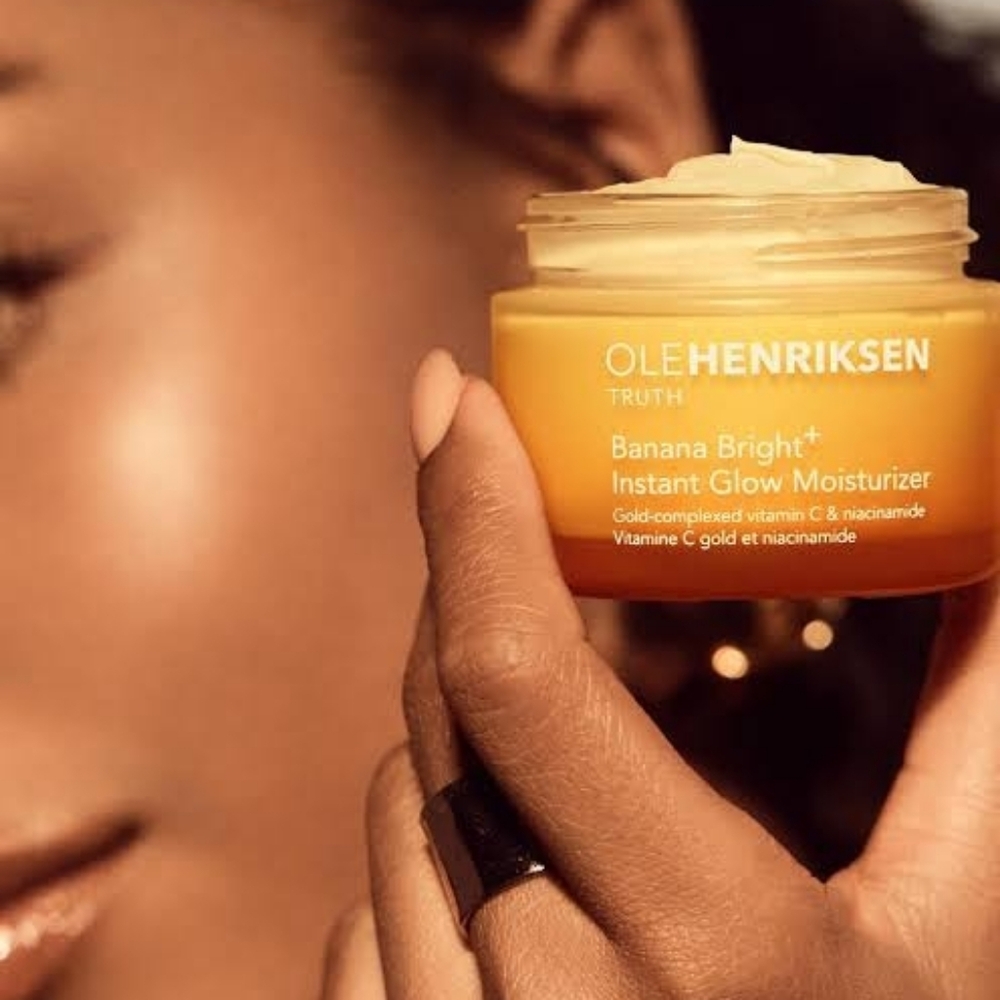OLEHENRIKSEN Banana Bright+ Instant Glow Moisturizer - Picture 7 of 13